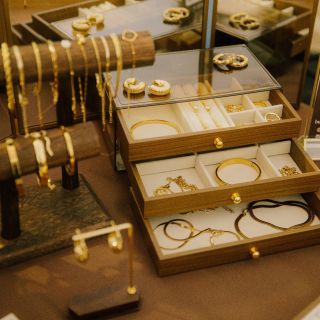 Každá bychom chtěly takový svůj šuplíček, a možná k němu ještě nějaký ten regál, stůl, pokoj…. Kde bychom mely svoje...